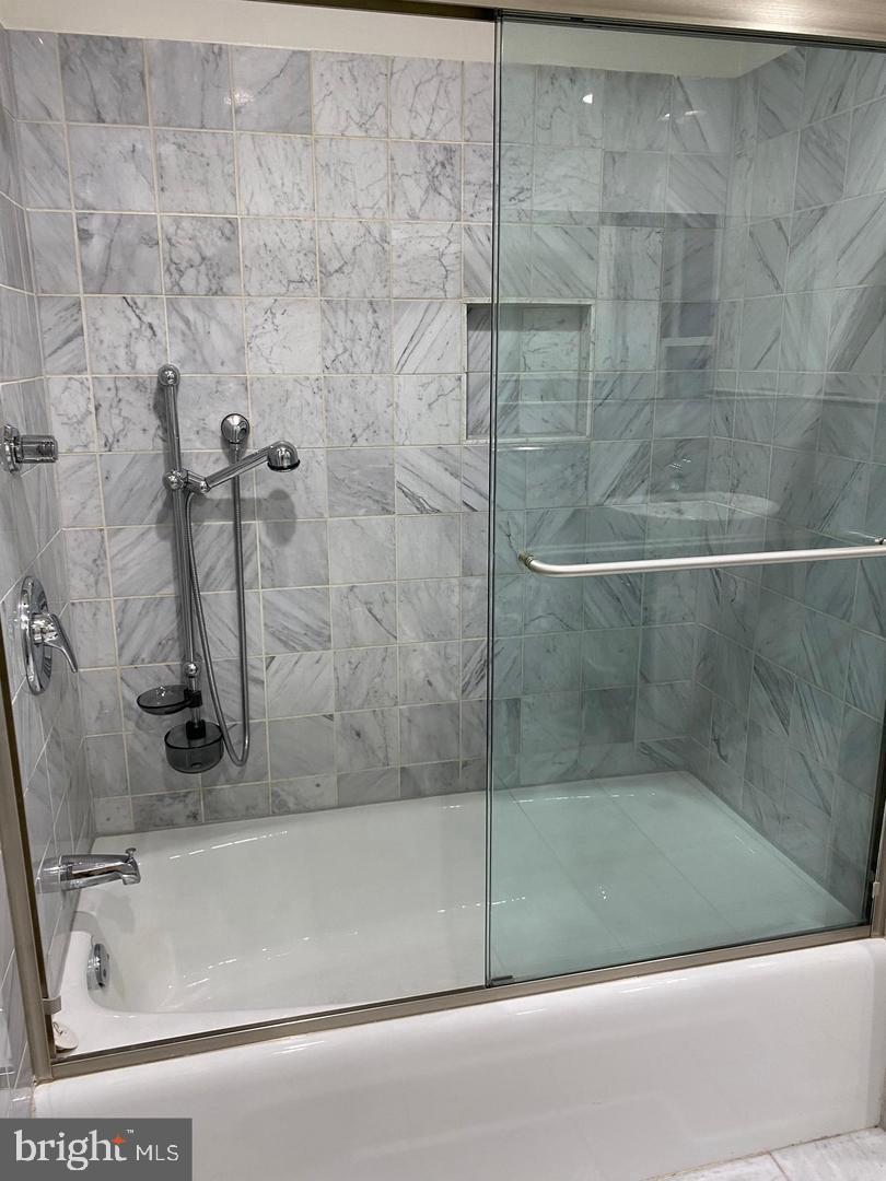 1615 Walnut Street, Unit 2 Philadelphia, PA 19102 - Photo 12 of 18 Tub Shower