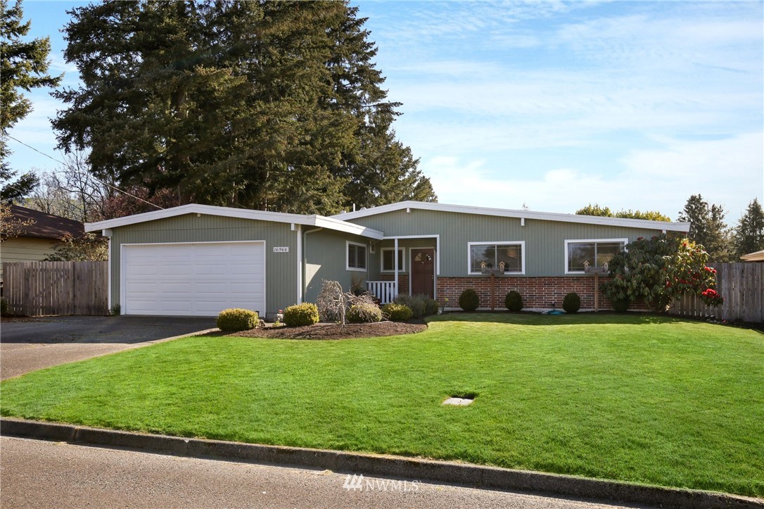 16966 129th Avenue Southeast Renton, WA 98058 - Photo 2 of 32 Gallery Image 2