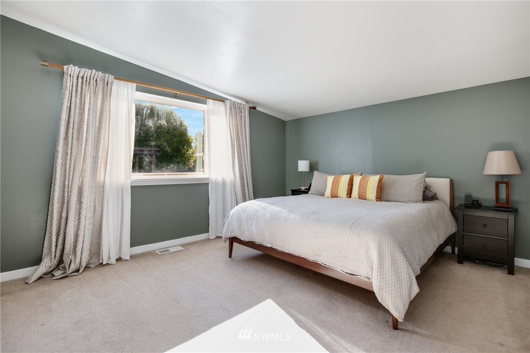 16966 129th Avenue Southeast Renton, WA 98058 - Photo 16 of 32 Gallery Image 16