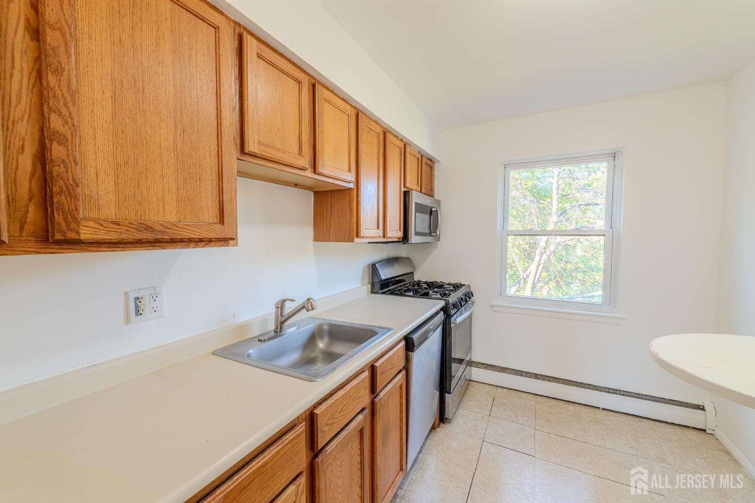 88 Fox Road, Unit 4B Edison, NJ 08817 - Photo 15 of 31