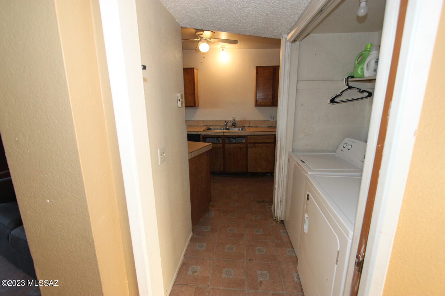 306 West King Road Tucson, AZ 85705 - Photo 4 of 21 Gallery Image 4