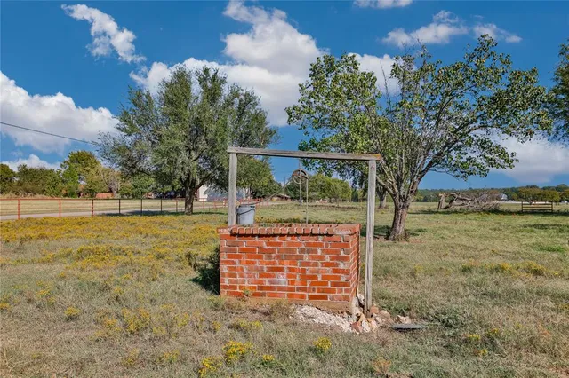 $650,000 | 476 County Road 260, Gainesville, TX 76240