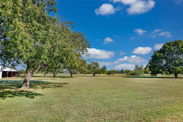$650,000 | 476 County Road 260, Gainesville, TX 76240