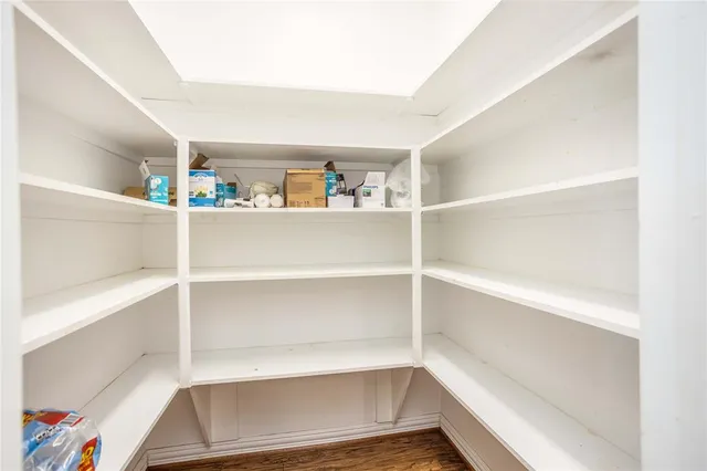 $650,000 | 476 County Road 260, Gainesville, TX 76240