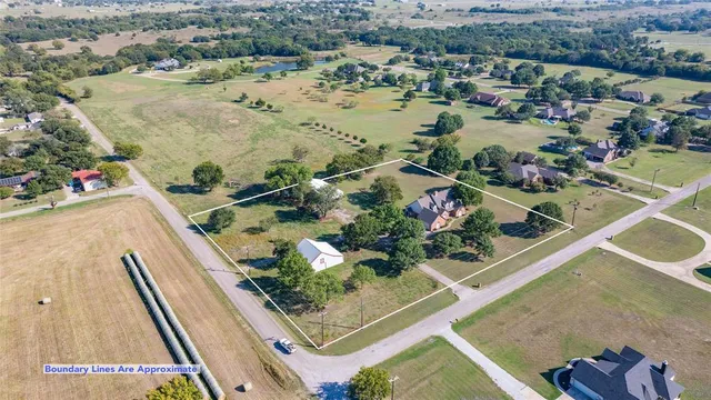 $650,000 | 476 County Road 260, Gainesville, TX 76240