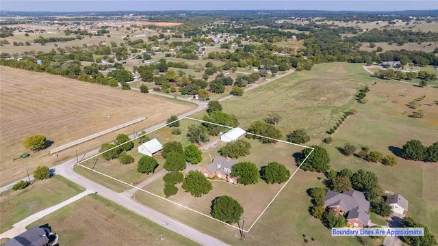 $650,000 | 476 County Road 260, Gainesville, TX 76240