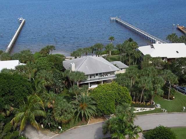 8 Perriwinkle Circle Stuart, FL 34996 - Photo 1 of 25 Primary Photo