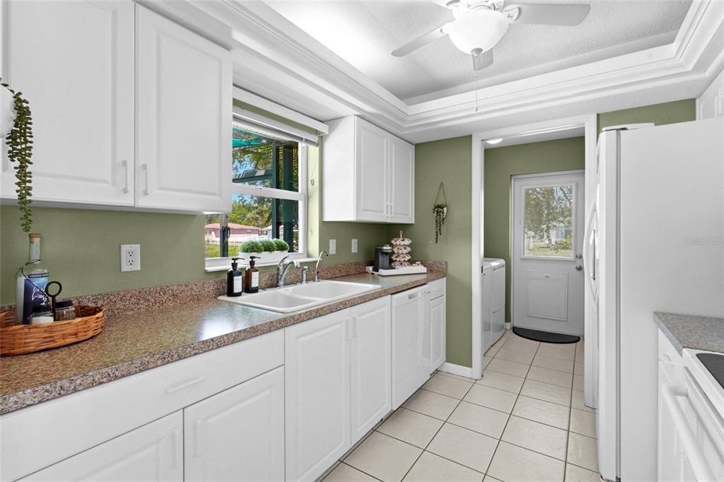 2240 Gentian Road Venice, FL 34293 - Photo 6 of 51