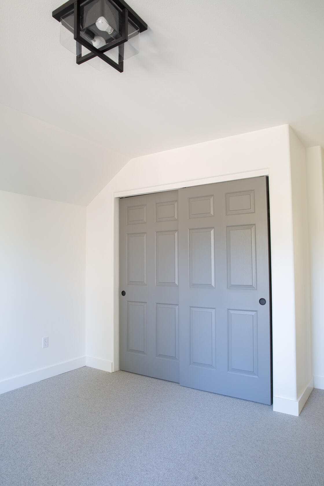 61289 Southwest Brookside Loop Bend, OR 97702 - Photo 19 of 25 Upper Bedroom 3