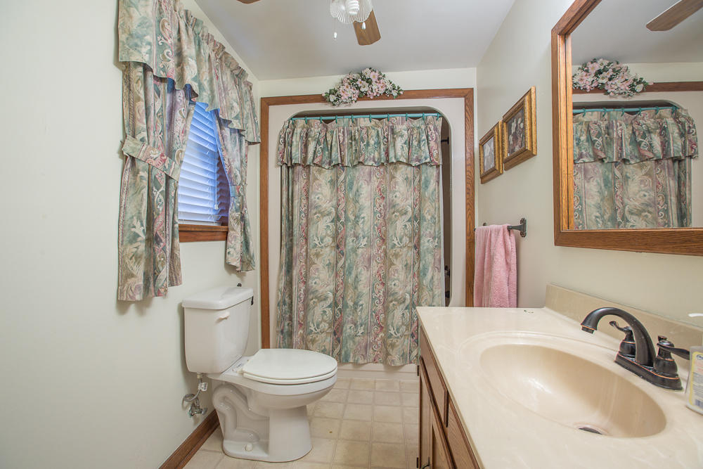 8545 West Crabtree Road Hixson, TN 37343 - Photo 13 of 14 8545 w crabtree-5495
