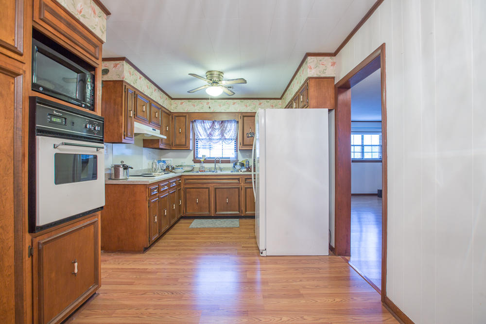 8545 West Crabtree Road Hixson, TN 37343 - Photo 9 of 14 8545 w crabtree-5494