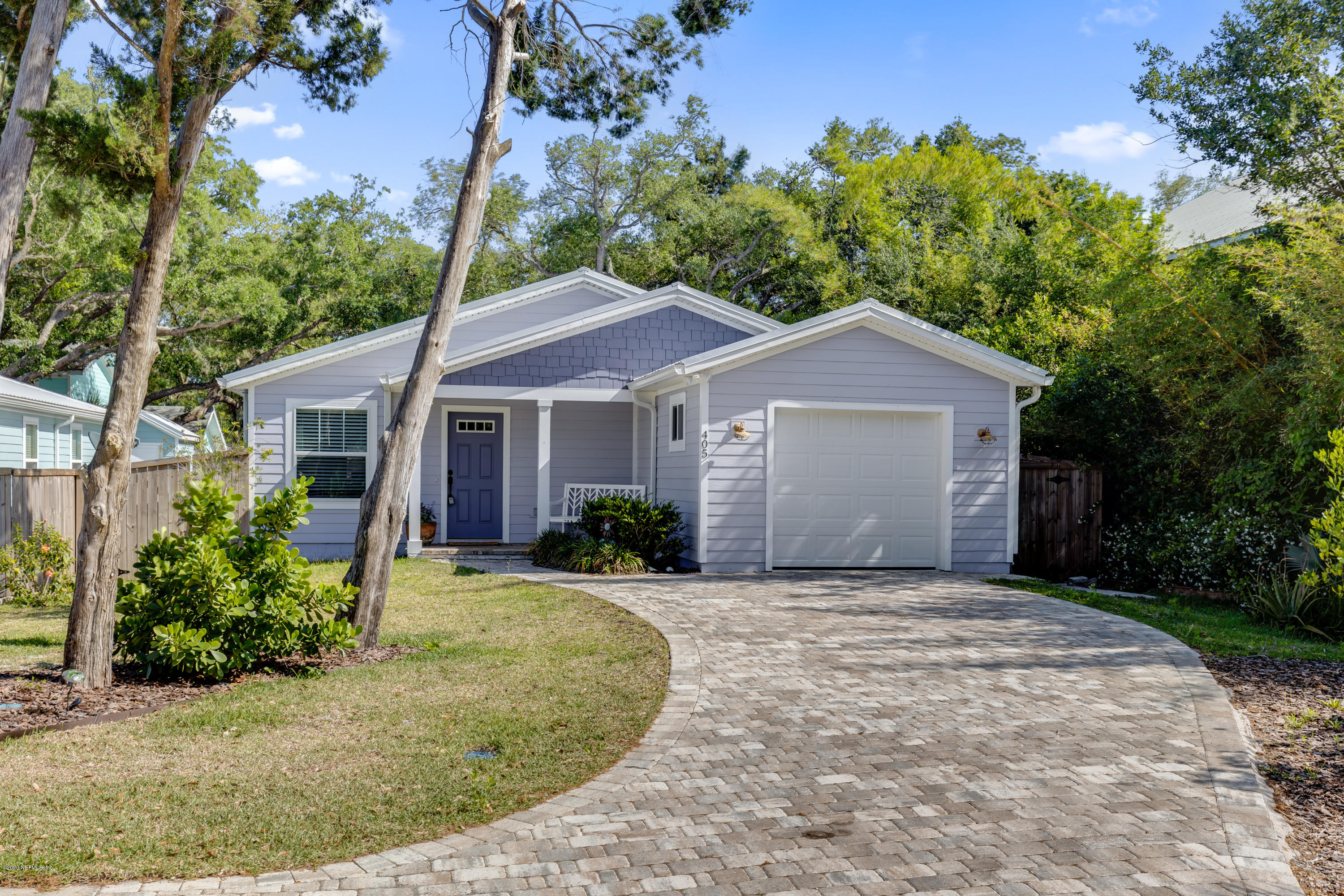 405 2nd Street St. Augustine, FL 32084 - Photo 2 of 32 front view of a house and a yard