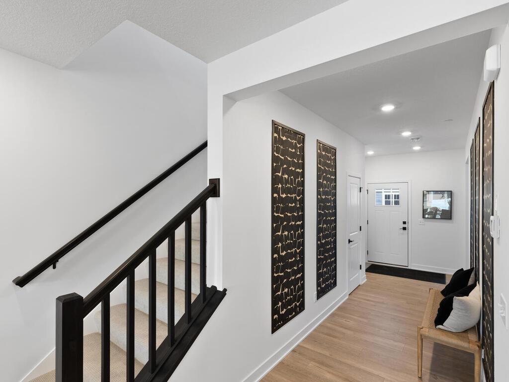 13731 Hollybrook Circle Apple Valley, MN 55124 - Photo 6 of 68