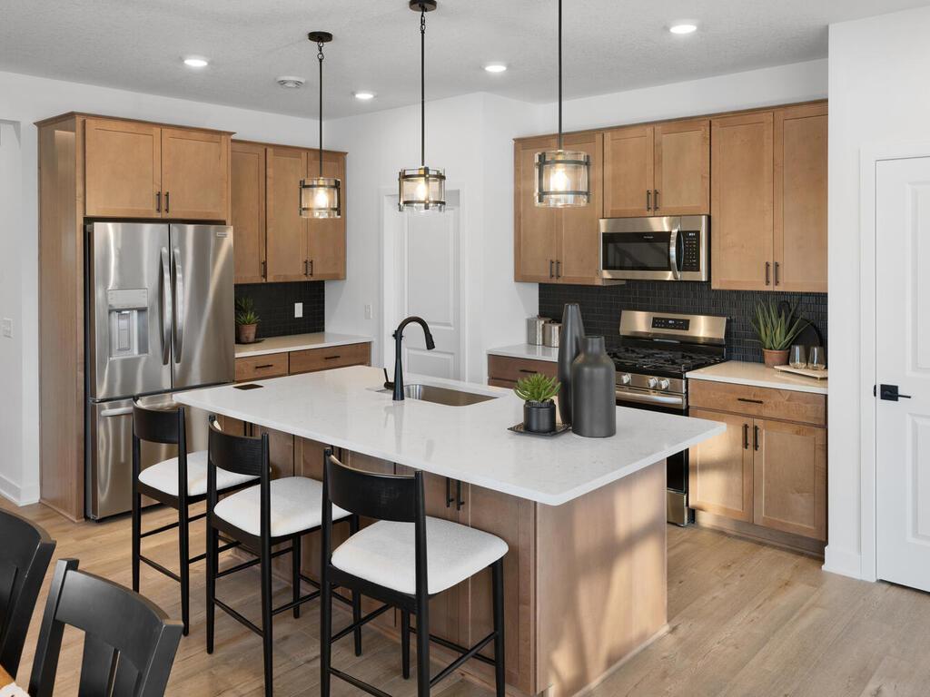 13731 Hollybrook Circle Apple Valley, MN 55124 - Photo 8 of 68