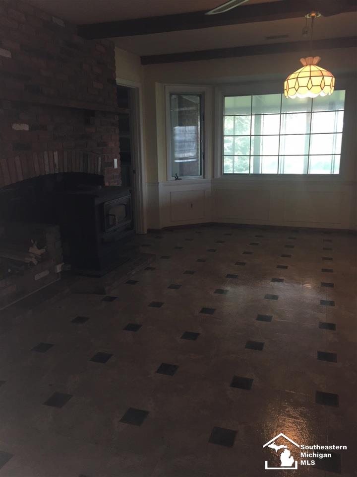 4365 Section Road Ottawa Lake, MI 49267 - Photo 5 of 13 31360513-4.JPG
