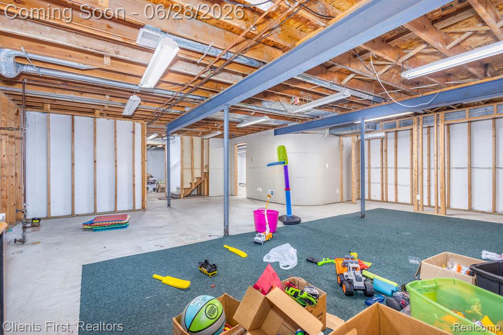39478 Squire Road Novi, MI 48375 - Photo 23 of 24