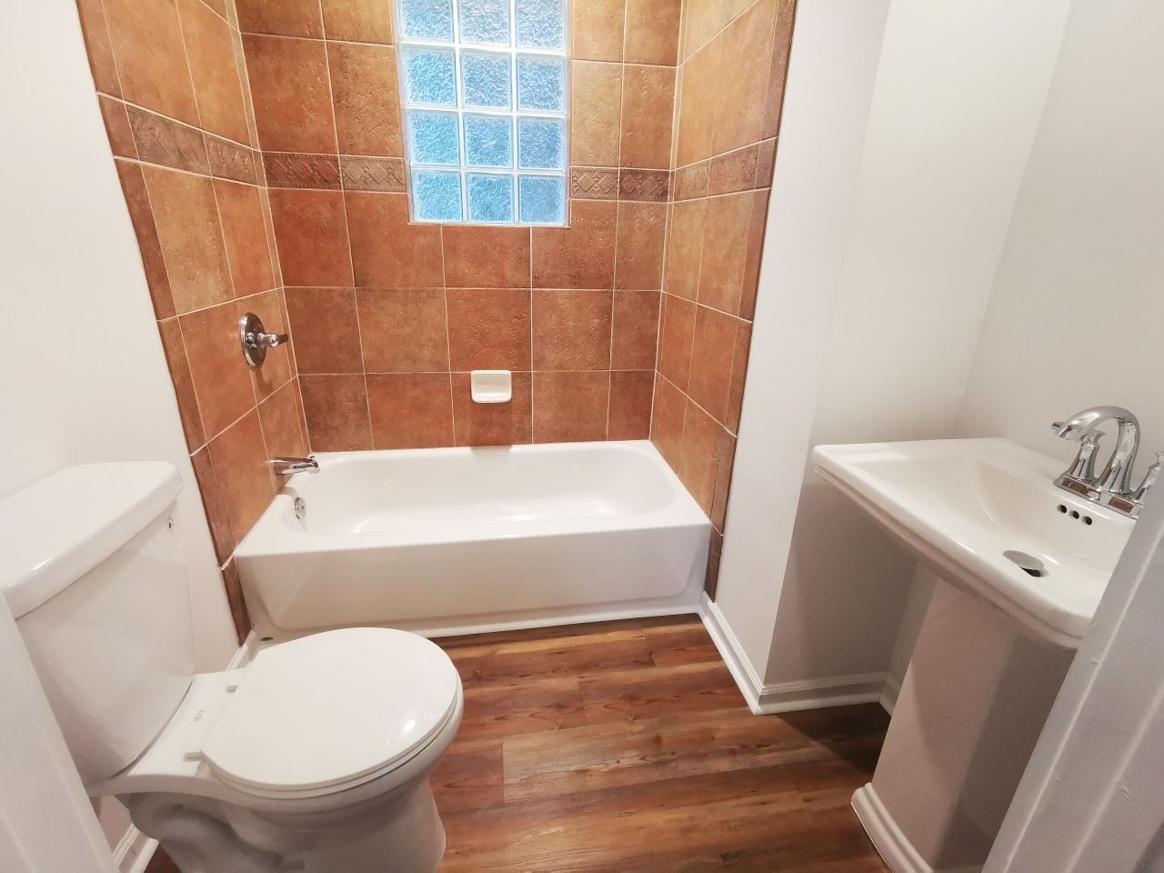 170 Twine Street St. Augustine, FL 32084 - Photo 11 of 24 a bathroom with a sink and a bathtub