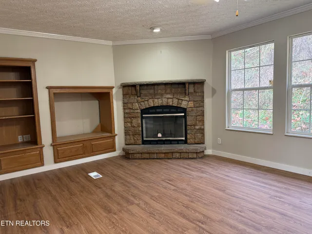 $349,900 | 545 East Brushy Valley Drive, Powell, TN 37849