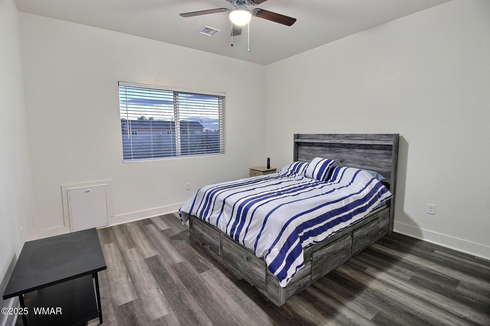 1033 East Adams Street Snowflake, AZ 85937 - Photo 11 of 15 Guest Room 1