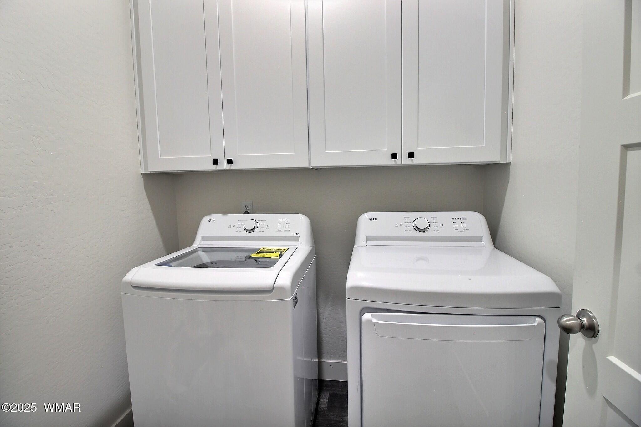 1033 East Adams Street Snowflake, AZ 85937 - Photo 14 of 15 Laundry Room