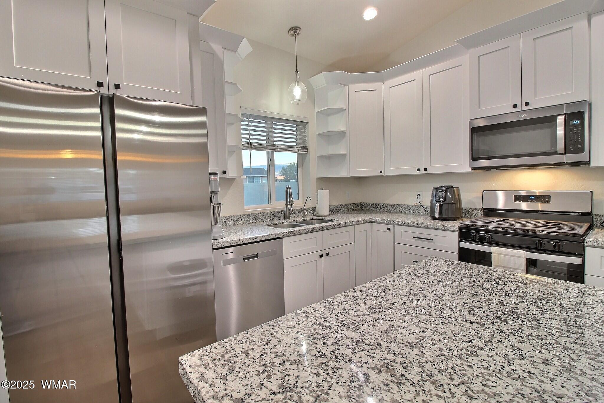 1033 East Adams Street Snowflake, AZ 85937 - Photo 4 of 15 Kitchen Area