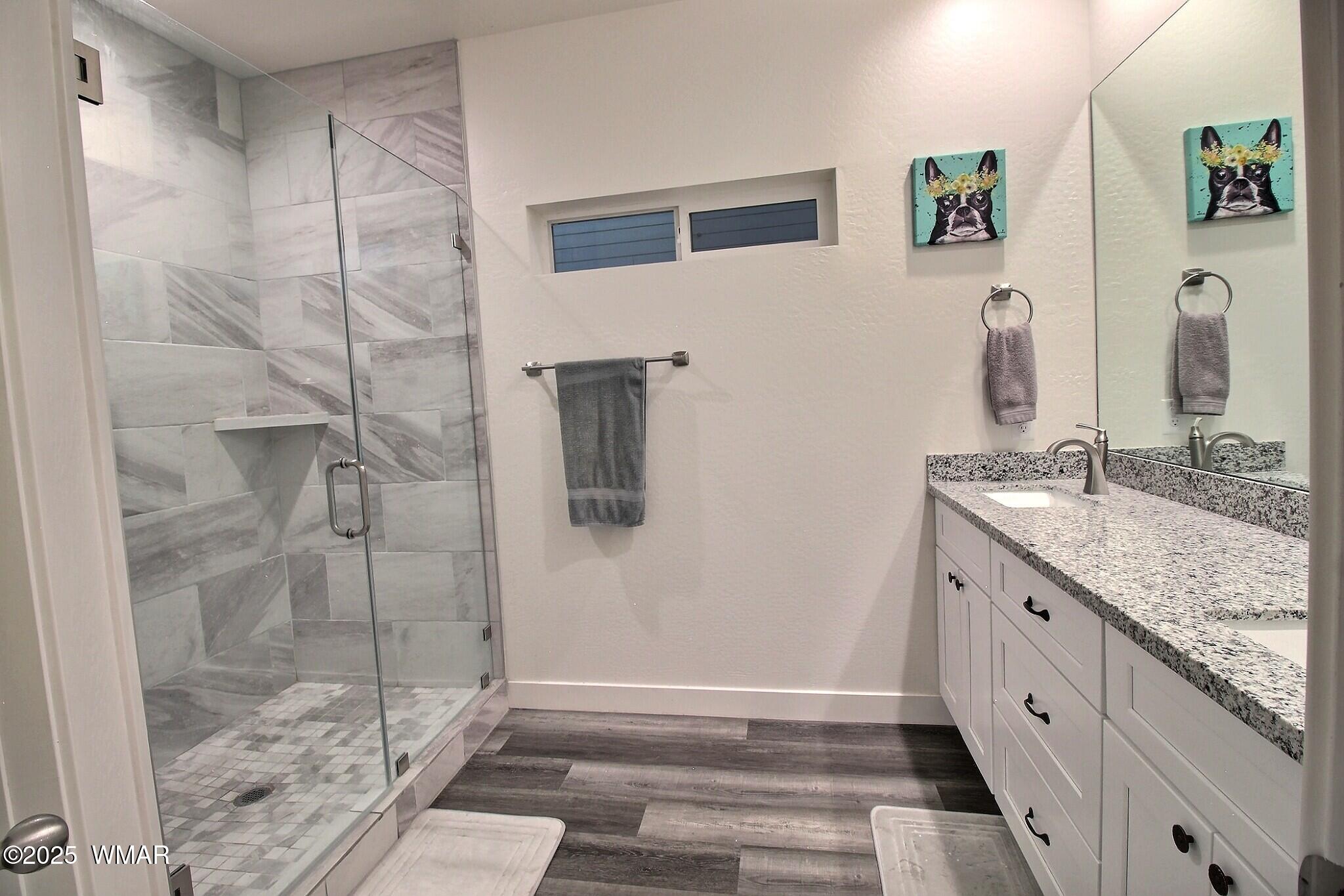 1033 East Adams Street Snowflake, AZ 85937 - Photo 10 of 15 Primary Bath