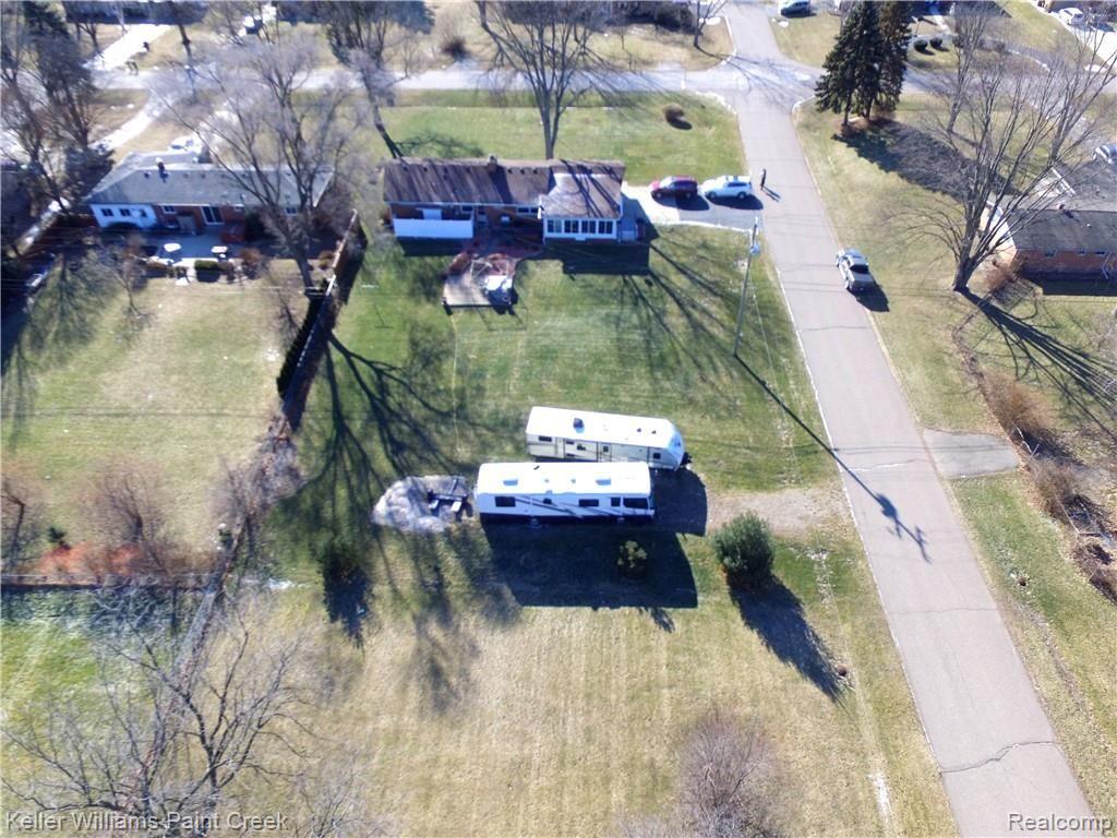 263 Booth Road Troy, MI 48085 - Photo 53 of 67 DJI_0185.JPG