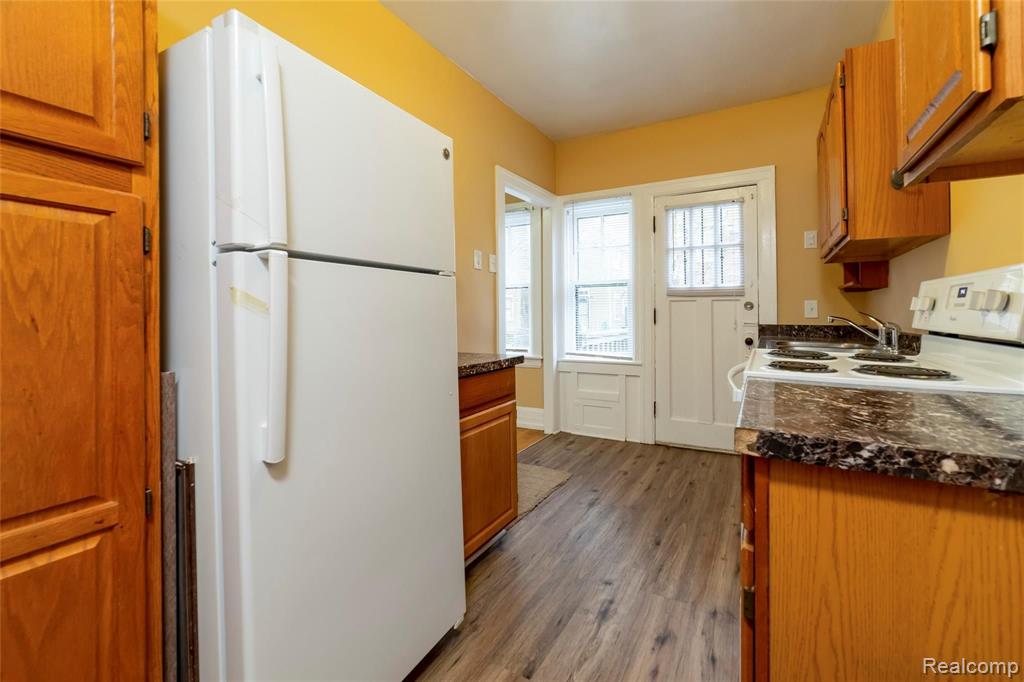 911-13 Alter Road Detroit, MI 48215 - Photo 5 of 15