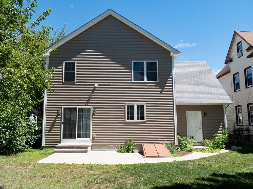 34 Revere Street Springfield, MA 01108 - Photo 4 of 20