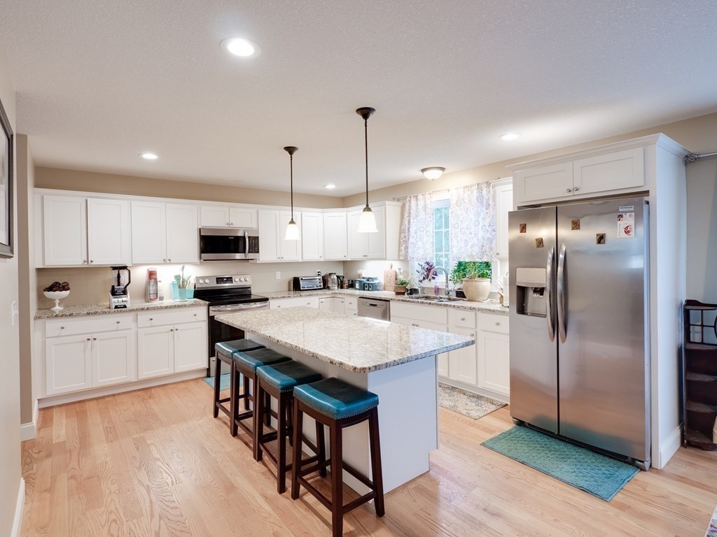 34 Revere Street Springfield, MA 01108 - Photo 8 of 20
