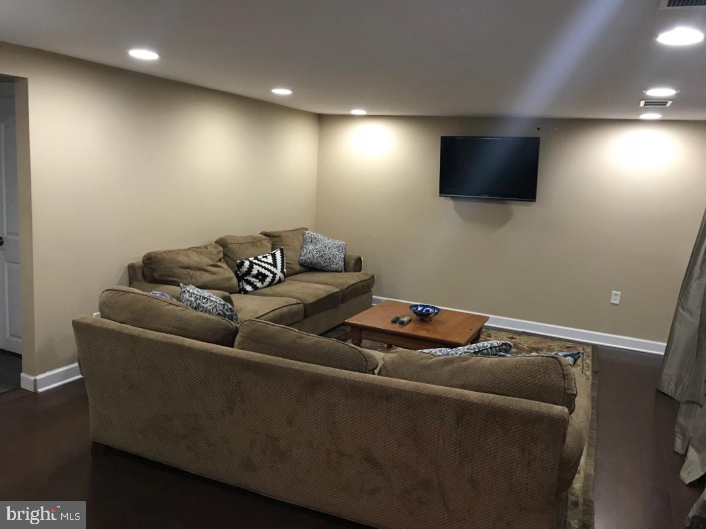 10 Suburban Boulevard Riverside, NJ 08075 - Photo 12 of 13