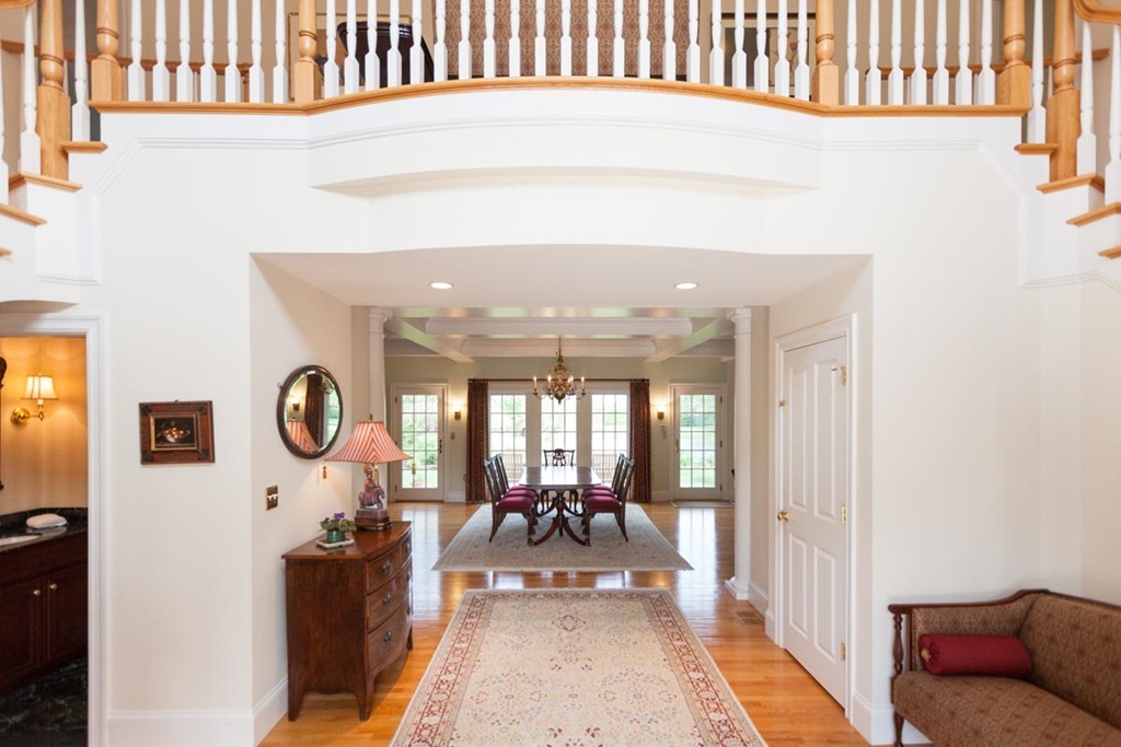 19 North Glen Drive Mashpee, MA 02649 - Photo 8 of 30 a living room with furniture