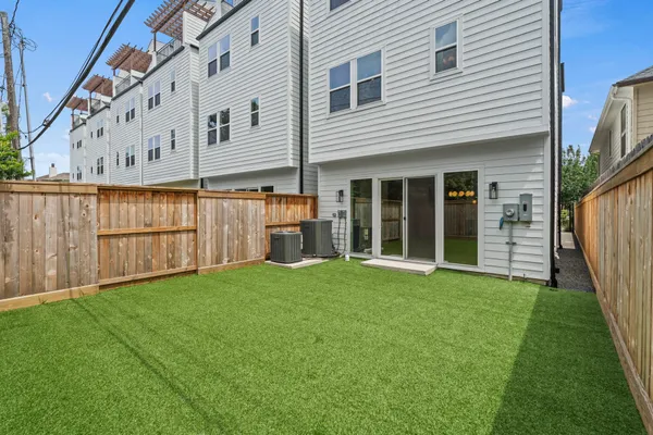 $1,250,000 | 4305 Floyd Street, Unit A, Houston, TX 77007