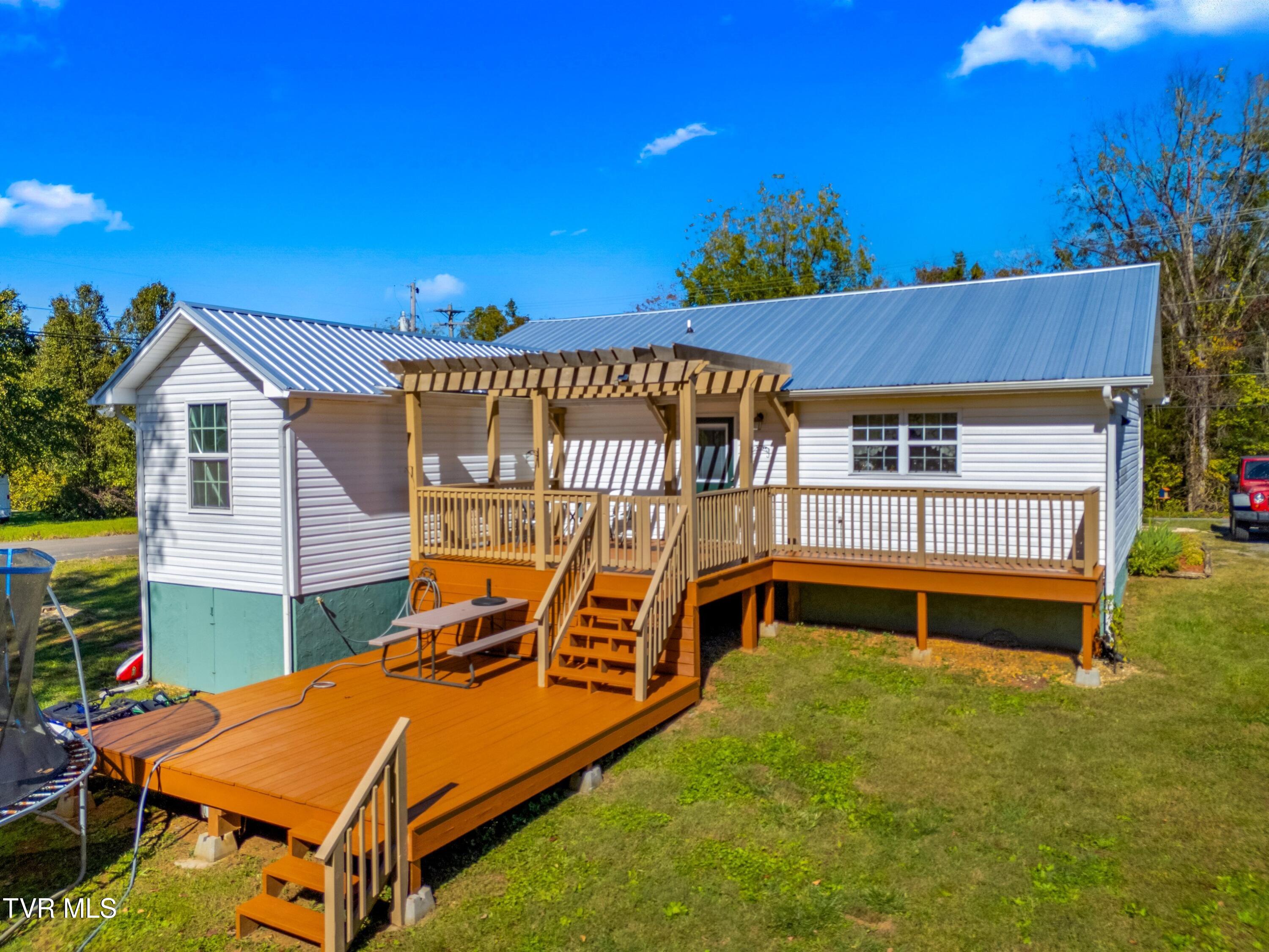 1973 Rocky Springs Road Bean Station, TN 37708 - Photo 3 of 33 003-1973RockySpringsRoad-BeanStation-TN-