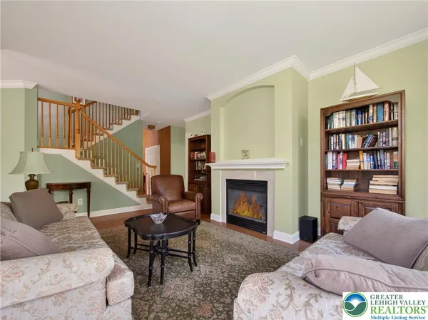 $525,000 | 2304 Hollow View Drive, Easton, PA 18040