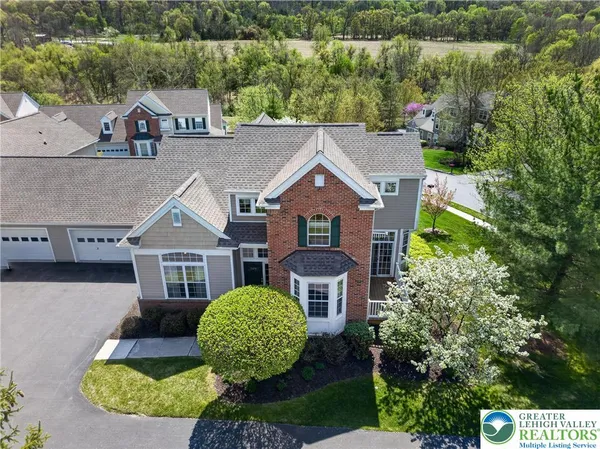 $525,000 | 2304 Hollow View Drive, Easton, PA 18040