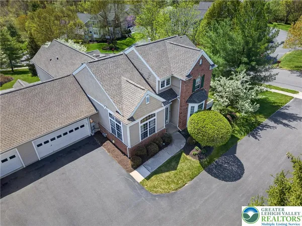 $525,000 | 2304 Hollow View Drive, Easton, PA 18040