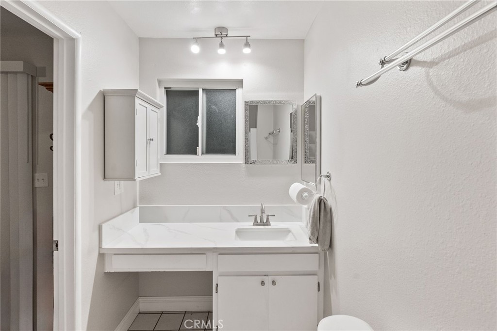 530 North Sycamore Avenue Rialto, CA 92376 - Photo 11 of 31