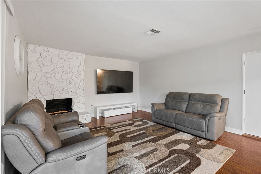 530 North Sycamore Avenue Rialto, CA 92376 - Photo 21 of 31