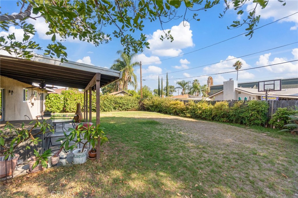 530 North Sycamore Avenue Rialto, CA 92376 - Photo 24 of 31