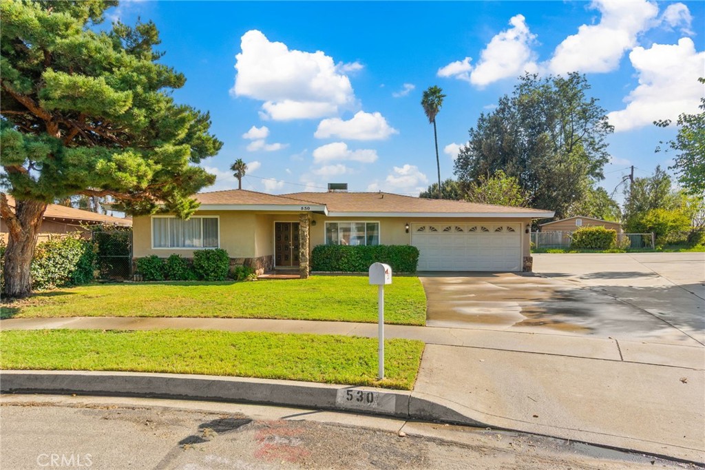 530 North Sycamore Avenue Rialto, CA 92376 - Photo 4 of 31