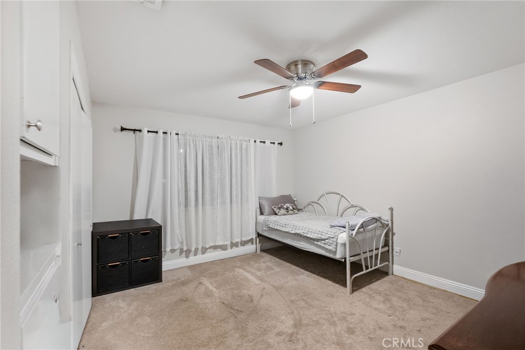 530 North Sycamore Avenue Rialto, CA 92376 - Photo 6 of 31