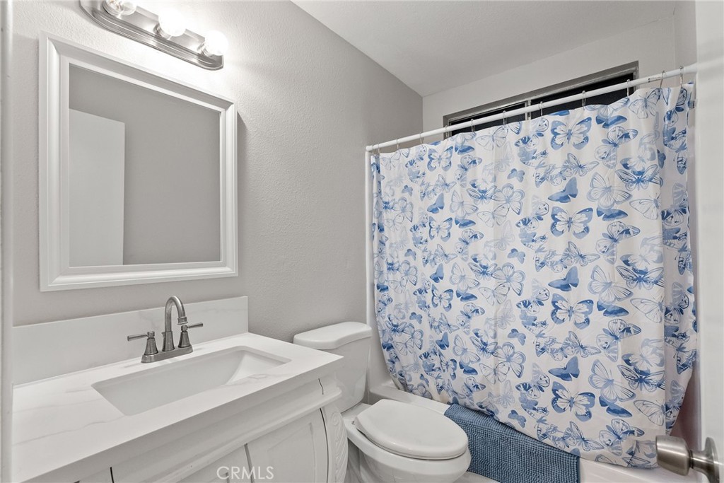 530 North Sycamore Avenue Rialto, CA 92376 - Photo 7 of 31