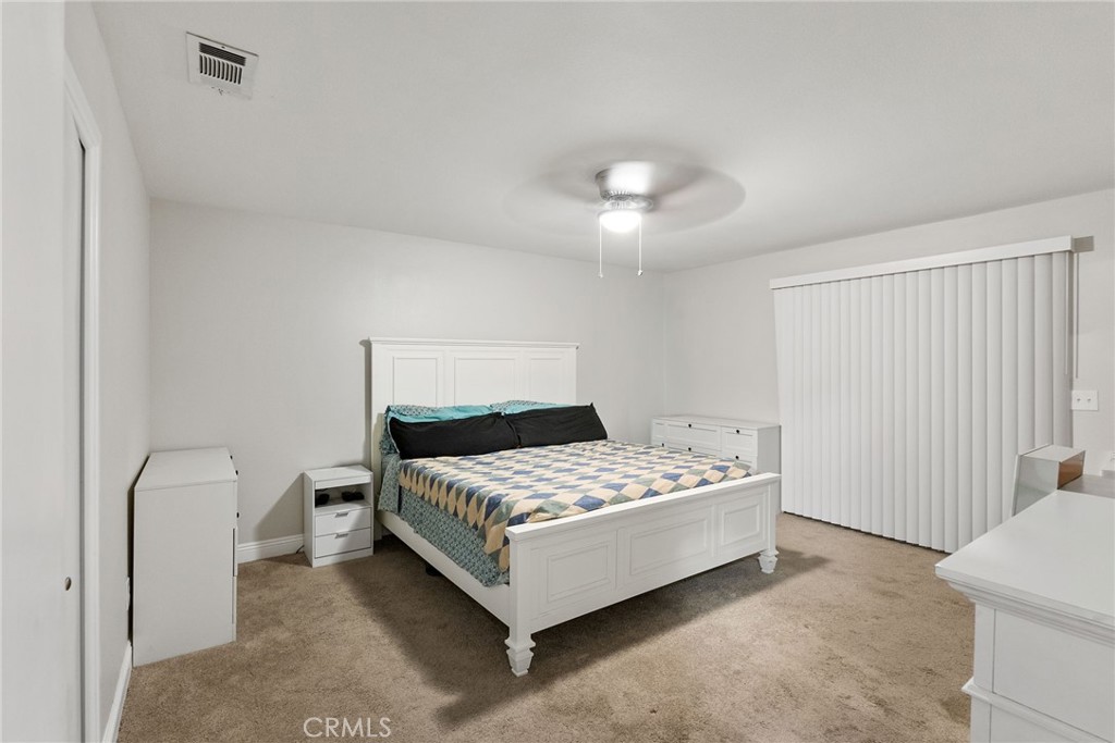 530 North Sycamore Avenue Rialto, CA 92376 - Photo 8 of 31