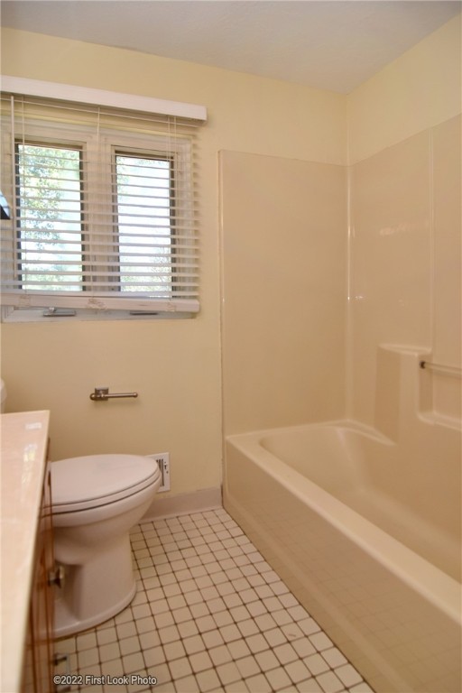36 Red Robin Road Cranston, RI 02920 - Photo 15 of 26