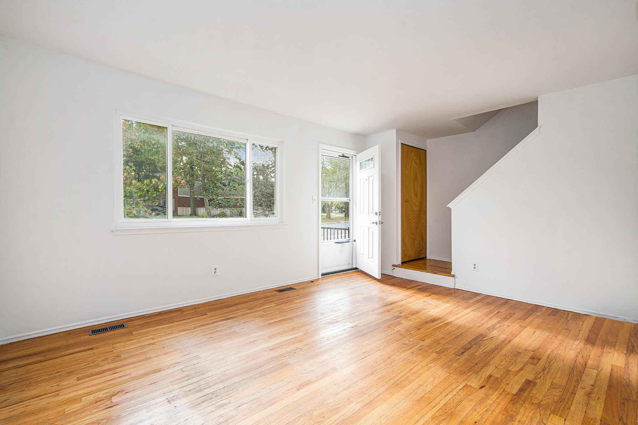 3351 Williamsburg Road Ann Arbor, MI 48108 - Photo 3 of 21 006_file_614