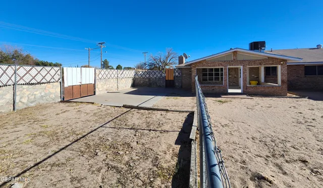 $271,450 | 631 Mike Maros Street, Fabens, TX 79838