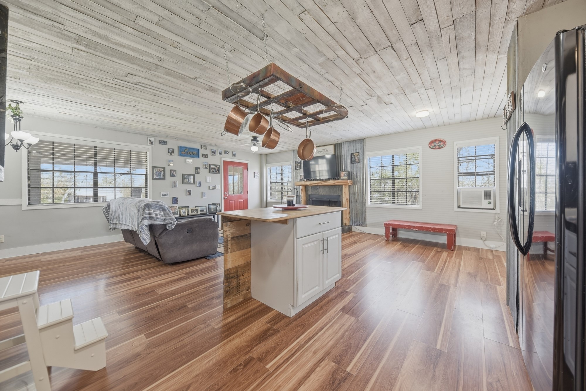 514 Forest Oak Road Somerville, TX 77879 - Photo 7 of 17