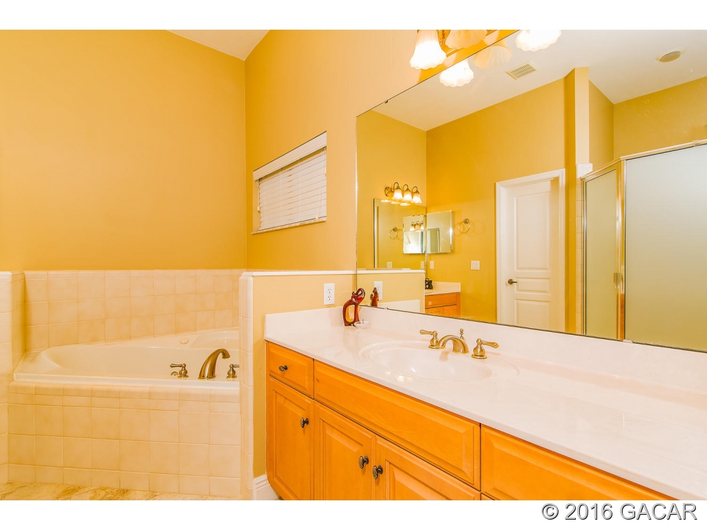 1479 Southwest 84th Terrace Gainesville, FL 32607 - Photo 15 of 24 Master Bath