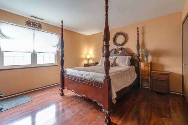 $207,500 | 1995 Westview Lane, Round Lake Beach, IL 60073